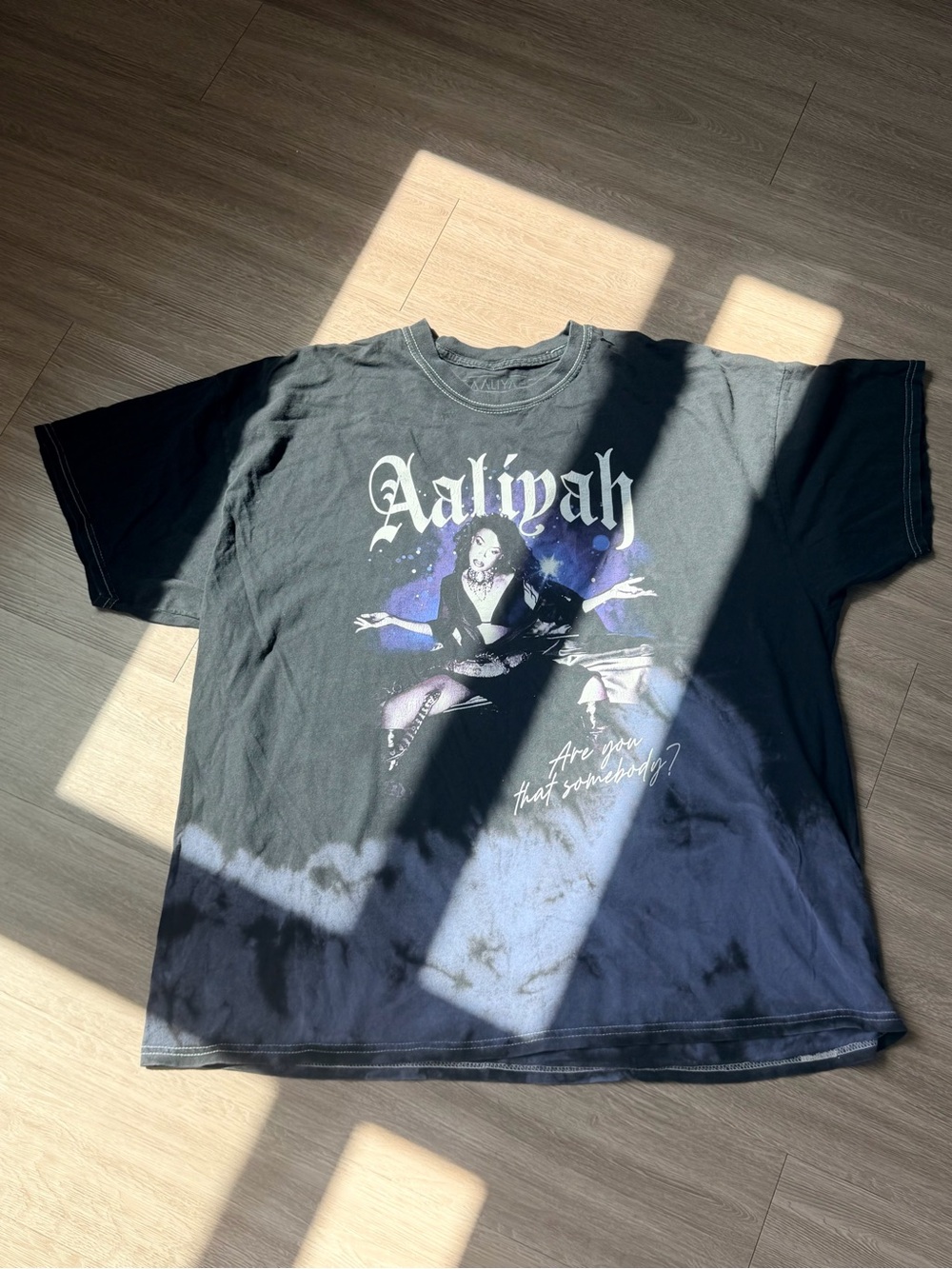 Aaliyah Graphic Short Sleeve Tee - Black